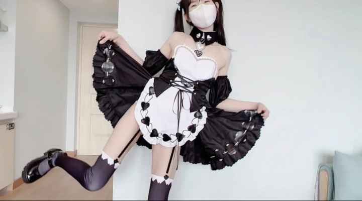 【网红】萝莉酱黑色洛丽塔制服诱惑被无情后入疯狂抽插白虎穴