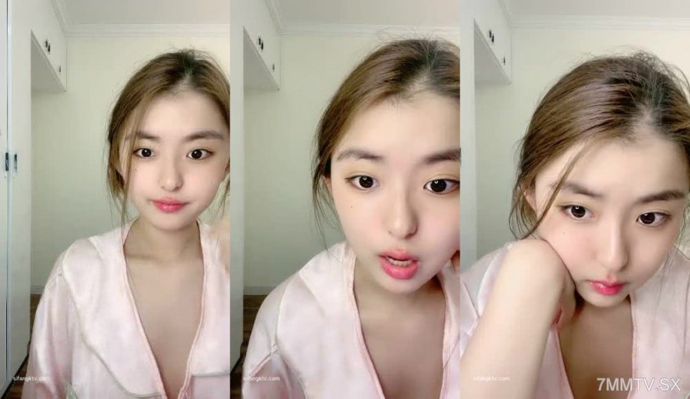 放假在家里浪，学生妹【就叫好好】收礼露点 ，太嫩了立马开撸，下学期的生活费这下有着落了 (1)