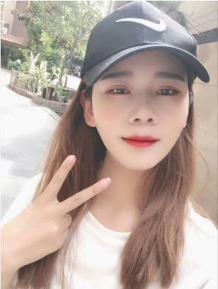 Stripchat西安巨乳素人女友「Yiyiya-38E」，女友功夫了得黑丝短裙全自动骑乘上位