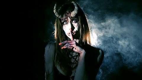 在森林里的少女变成魔鬼的玩偶#性交