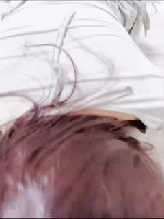 【诱奸少妇邻居】在美女邻居儿子面前操他妈妈_被孩子发现了_激动的直接内射