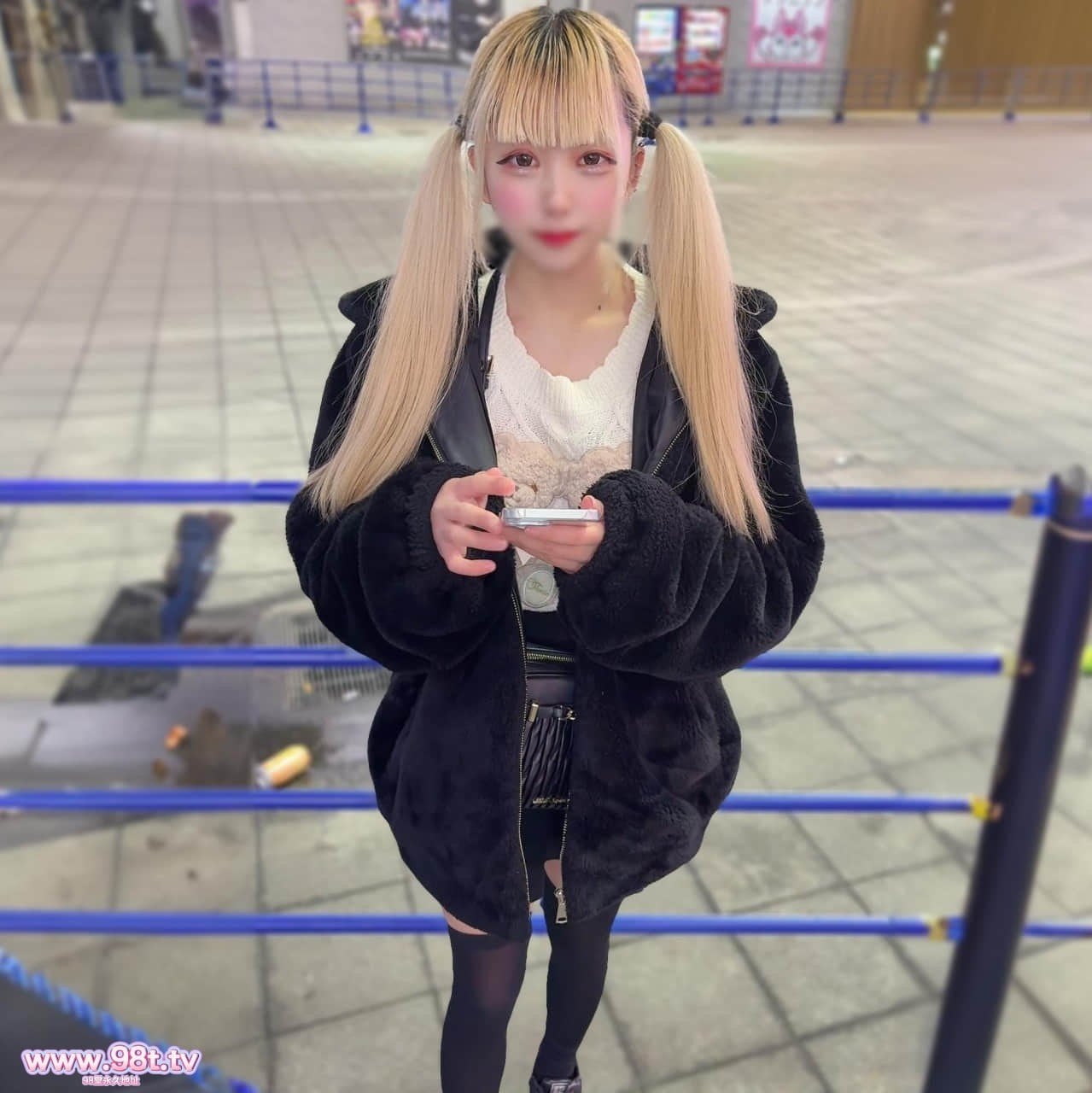 FC2PPV-4655669-【晒し上げ】大久保公園で初立ちんぼのGｶｯﾌﾟ脱税ｺﾝｶﾌｪ嬢。社会を舐め腐った
