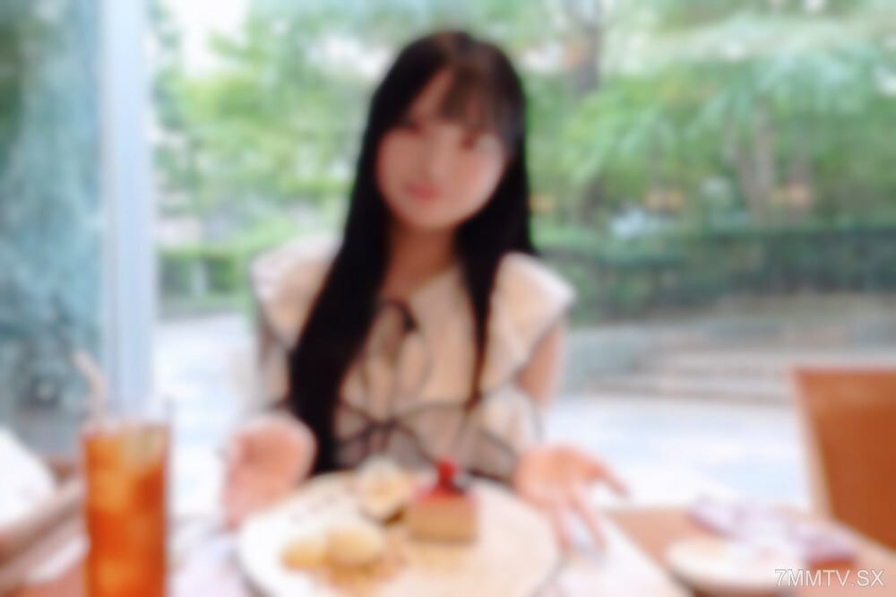 FC2-PPV-4744027 可爱又性感的全新美女登场。一块肉体道具，一连串充满情色气息的美女，以及一口就涂抹的七香！